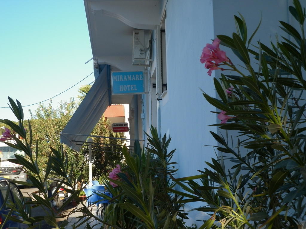 Miramare Hotel Lakkíon Esterno foto